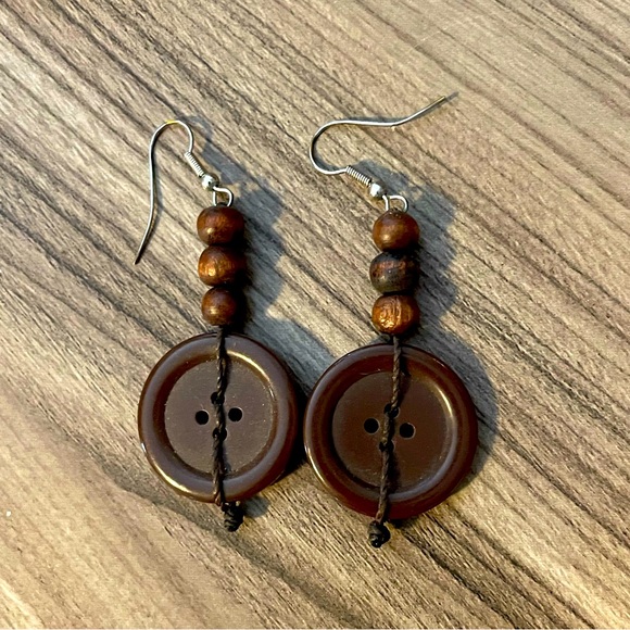 Button earrings - Picture 1 of 2